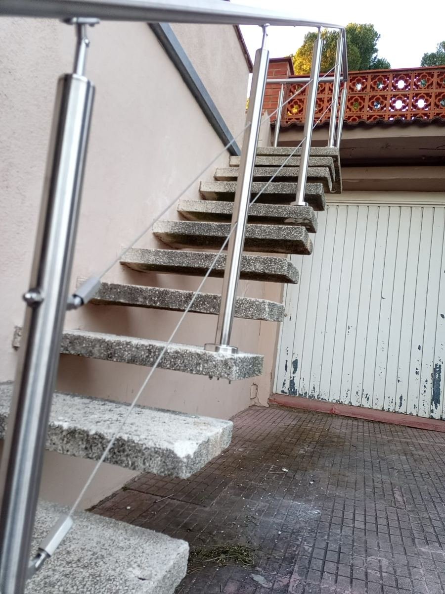 Postes y pasamanos